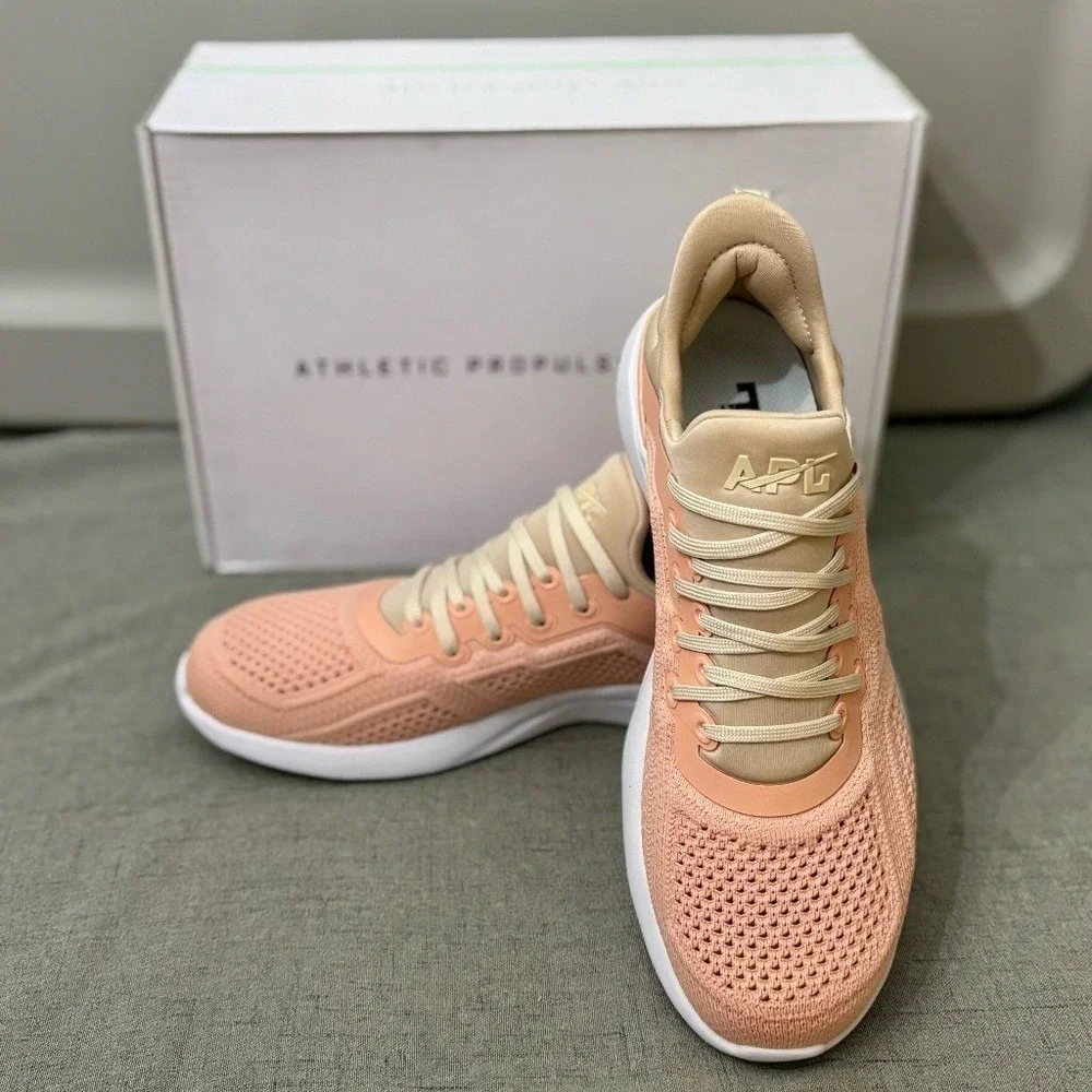 NIB -‎ APL Size 8 Men'sTechLoom Tracer Shoes – Blush/Beach/White